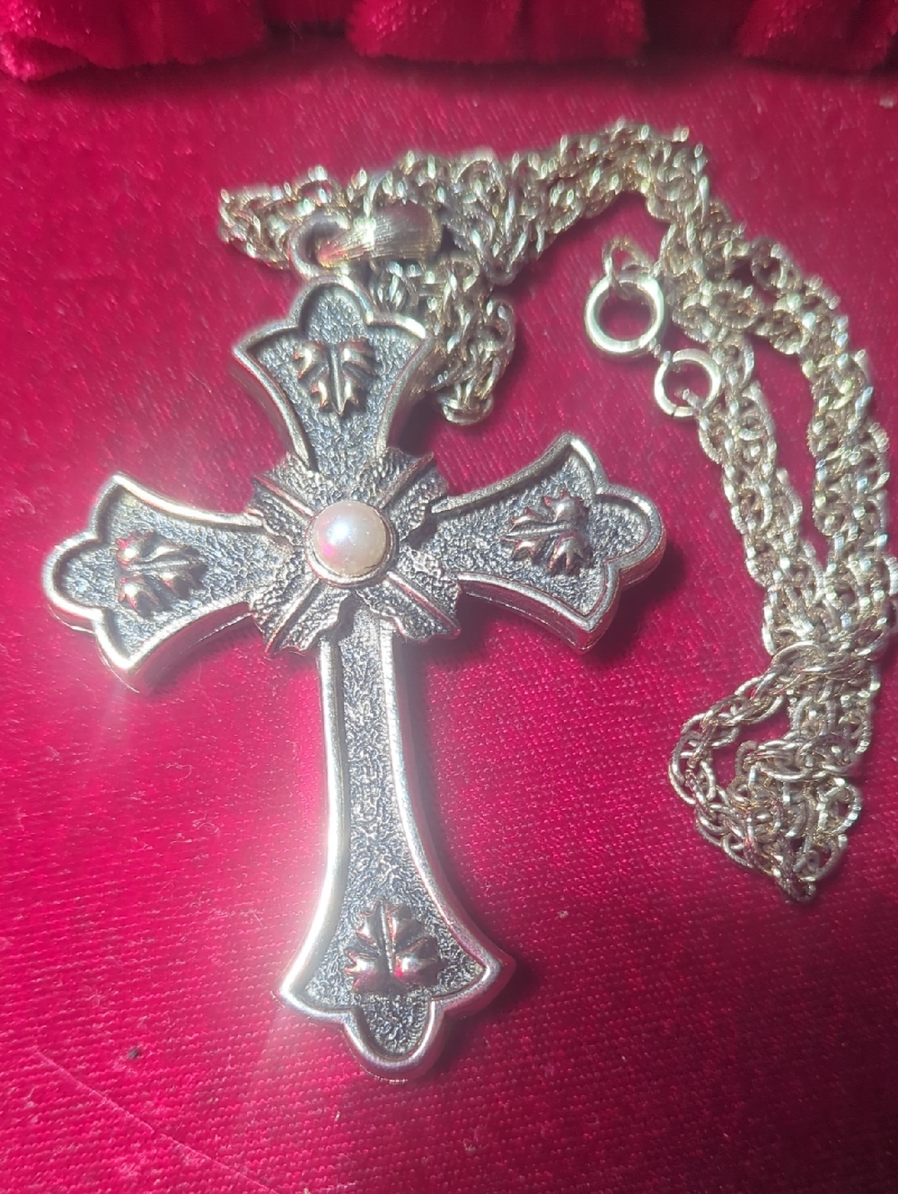 Sarah Coventry Limited Edition 1975 Gold Tone Cross Necklace